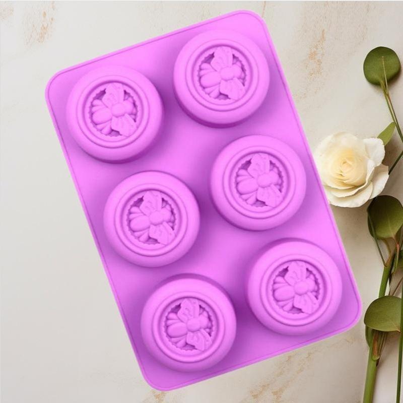 Bees Print Round 6 Cavity Sili - огляд і ціна Candle Supplies For Business